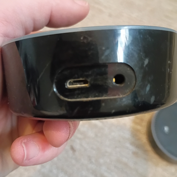 2 Amazon Echo Dots(2nd Generation) - Picture 4 of 5